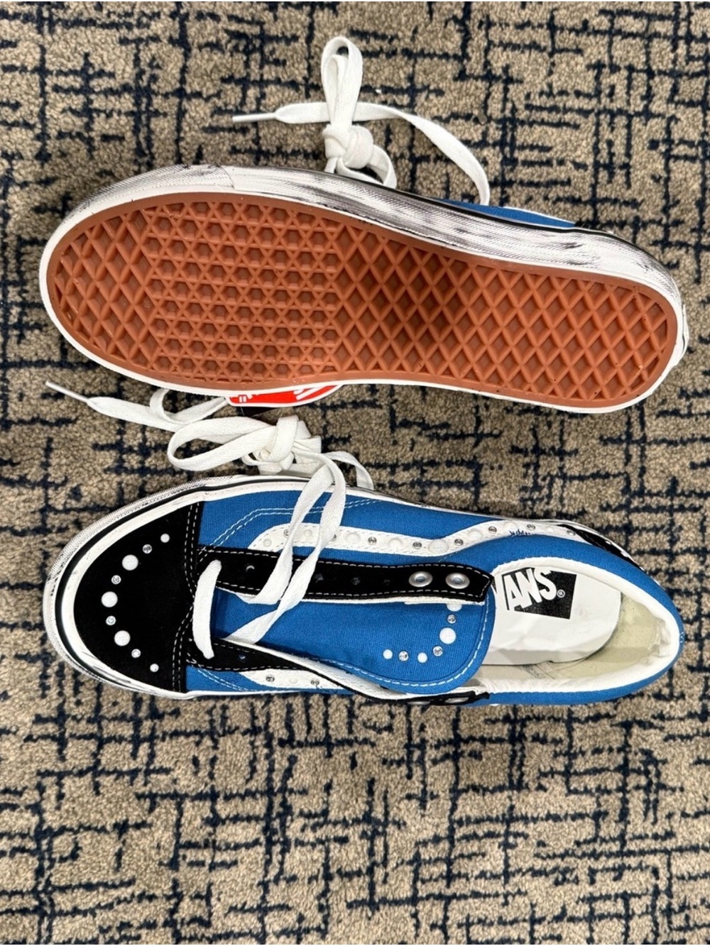 Vans Men Low-Top Lace Sneakers in Blue, Black & White